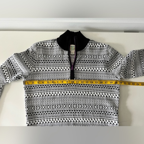 Title Nine Women’s 1/4 Zip Sweater - Picture 10 of 13